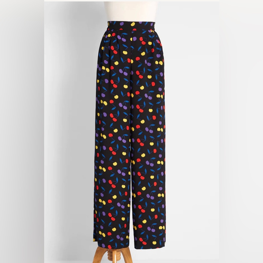 Modcloth Choose Happiness Wide-Leg Pants in Black Cherry Bomb. Size S.
